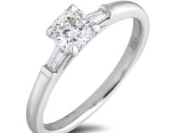 Buy Diamond Engagement Rings Online With Elegance