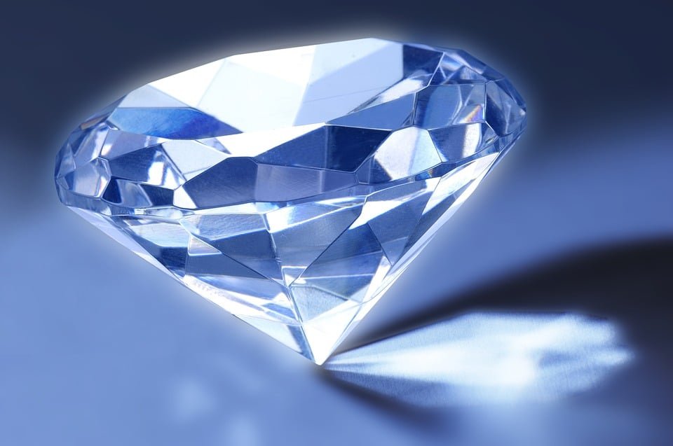 Diamond Gem Refraction - Free image on Pixabay