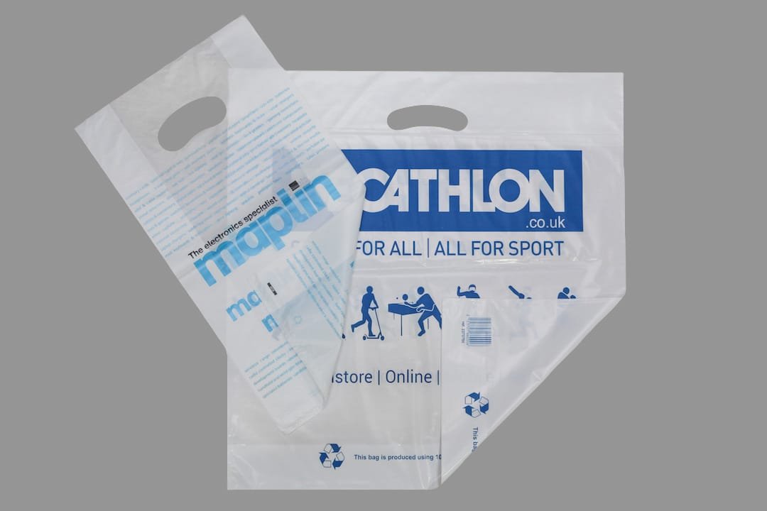 Die cut handle plastic bags