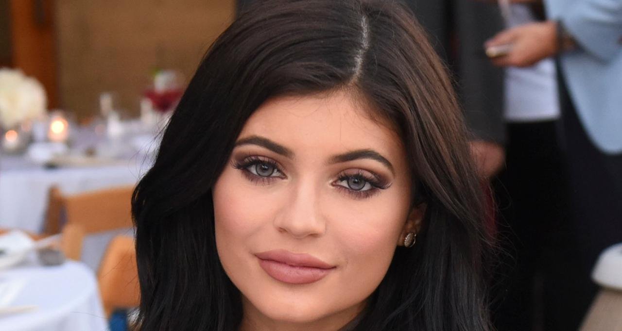 Classify British-American Kylie Jenner