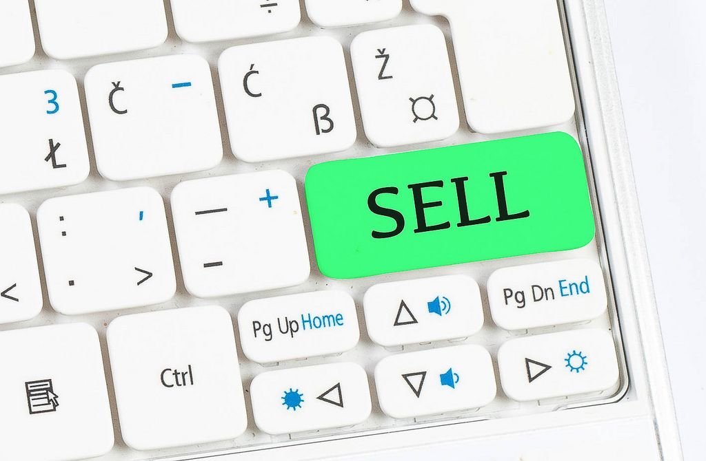 Computer keyboard with a Dollar button concept - Creative Commons Bilder